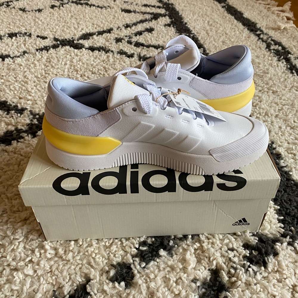 NWT Adidas Women’s Court Funk Tennis Sneaker Size 10